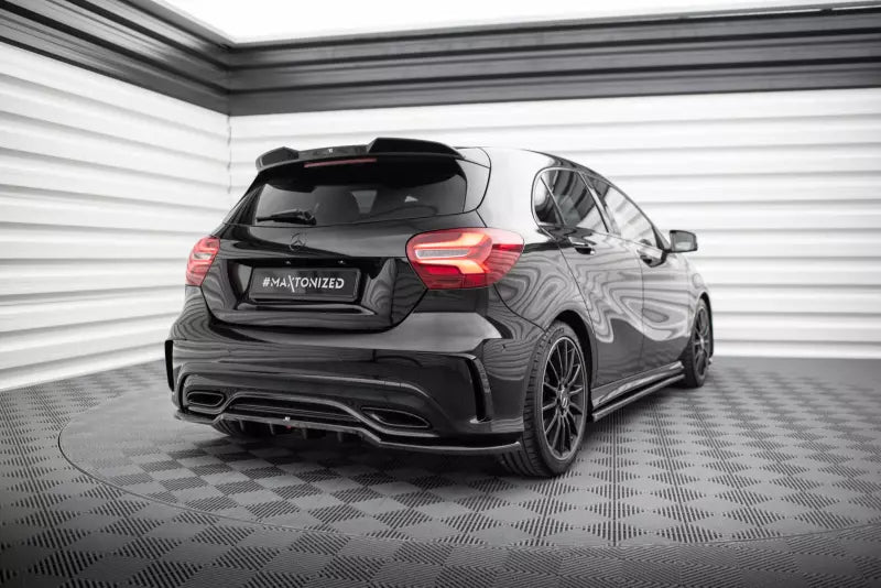 Maxton Design mittlerer Heckdiffusor DTM Look für Mercedes A AMG-Line W176 Facelif Hochglanz schwarz – Ansicht 3