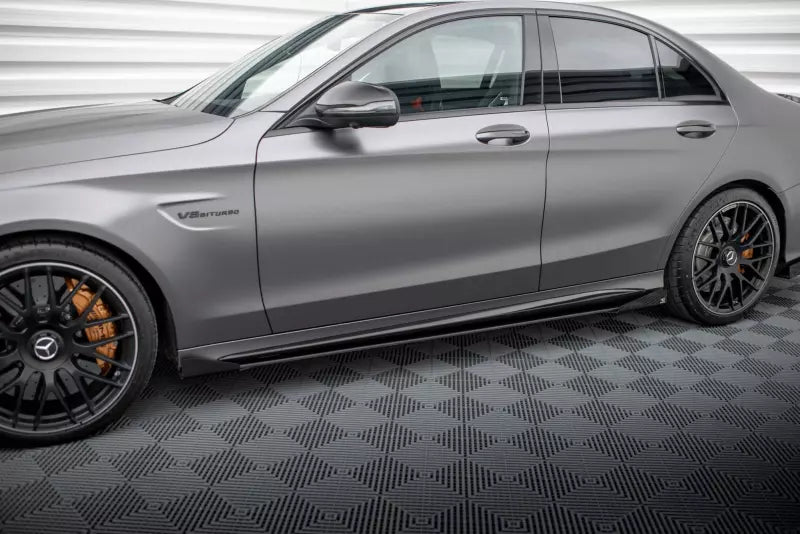 Maxton Design Street Pro Seitenschweller (Paar) für Mercedes C63 Limousine / Kombi W205 Facelift Hochglanz schwarz matt schwarz mit Hochglanz Flaps – Ansicht 1