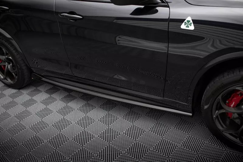 Maxton Design Seitenschweller (Paar) für Alfa Romeo Stelvio Quadrifoglio Mk1 Hochglanz schwarz – Ansicht 1