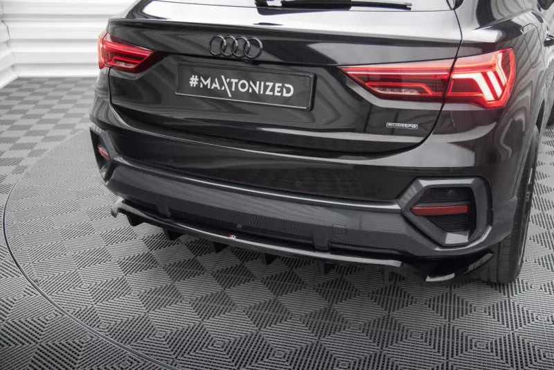 Maxton Design mittlerer Heckdiffusor DTM Look für Audi Q3 Sportback F3 Hochglanz schwarz – Ansicht 1