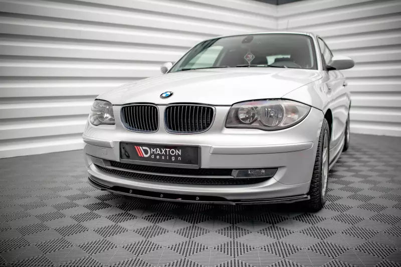 Maxton Design Frontlippe V.2 für BMW 1er E81 Facelift Hochglanz schwarz – Ansicht 1