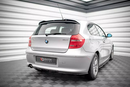 Maxton Design mittlerer Heckdiffusor DTM Look für BMW 1er E81 Facelift Hochglanz schwarz – Ansicht 1