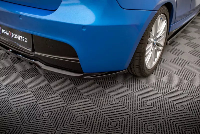 Maxton Design mittlerer Heckdiffusor DTM Look für BMW 1er M-Paket E87 Facelift Hochglanz schwarz – Ansicht 2