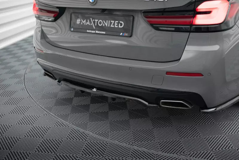 Maxton Design mittlerer Heckdiffusor DTM Look für BMW 5er G30 / G31 Facelift Hochglanz schwarz – Ansicht 1