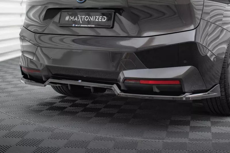 Maxton Design mittlerer Heckdiffusor DTM Look für BMW iX M-Paket i20 Hochglanz schwarz – Ansicht 1