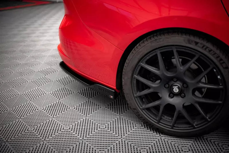 Maxton Design Diffusor Flaps V.6 für Ford Focus Kombi ST Mk4 Hochglanz schwarz – Ansicht 3