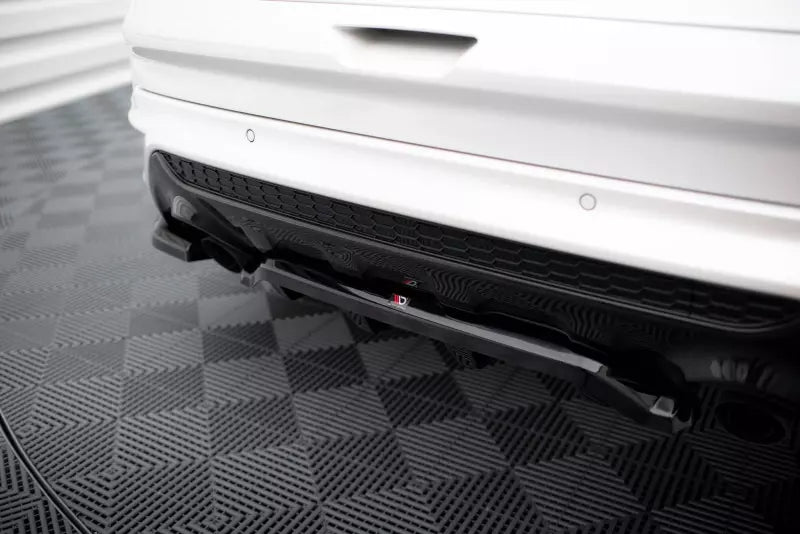 Maxton Design mittlerer Heckdiffusor DTM Look für Ford Kuga ST-Line Mk2 Hochglanz schwarz – Ansicht 3