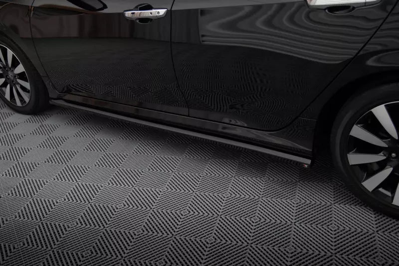 Maxton Design Seitenschweller (Paar) für Honda Civic Mk10 Hochglanz schwarz – Ansicht 3