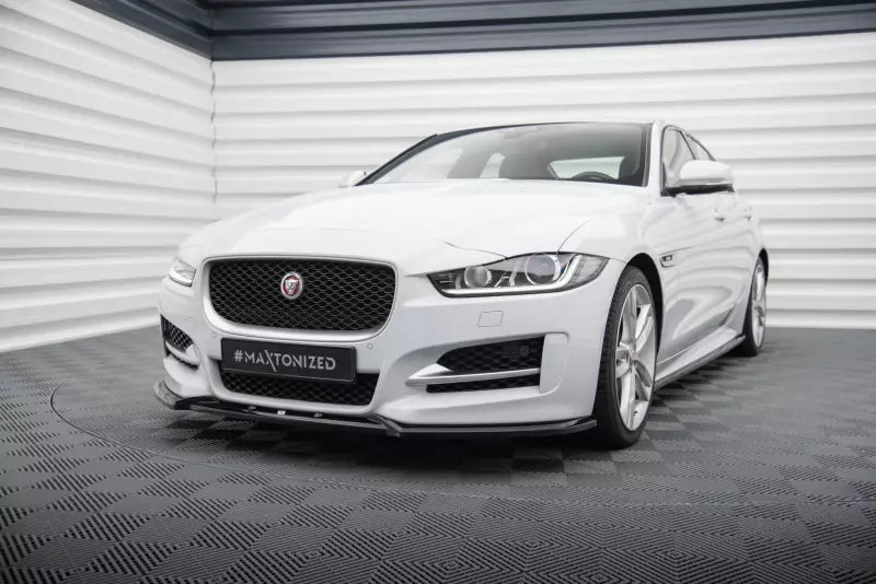 Maxton Design Frontlippe V.2 für Jaguar XE R-Sport X760 Hochglanz schwarz – Ansicht 1