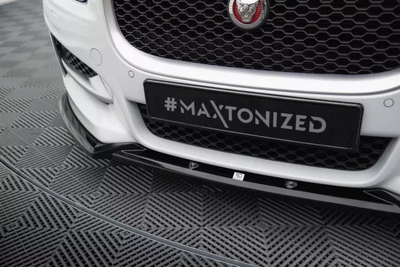 Maxton Design Frontlippe V.2 für Jaguar XE R-Sport X760 Hochglanz schwarz – Ansicht 3