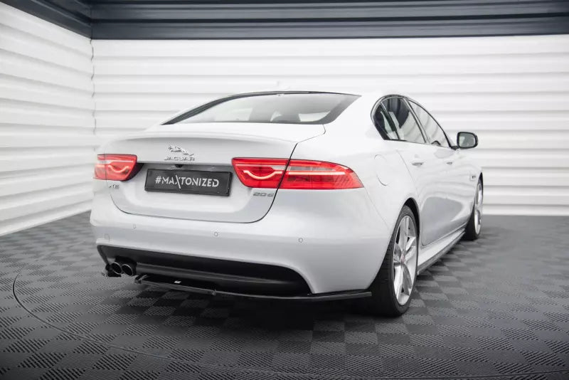 Maxton Design Heckdiffusor für Jaguar XE R-Sport X760 Hochglanz schwarz – Ansicht 1