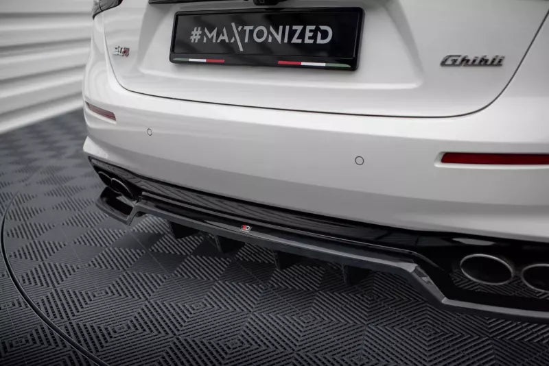 Maxton Design mittlerer Heckdiffusor DTM Look für Maserati Ghibli Mk3 Facelift Hochglanz schwarz – Ansicht 3