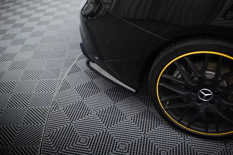 Maxton Design mittlerer Heckdiffusor DTM Look für Mercedes-AMG CLA 45 C117 Facelift Hochglanz schwarz – Ansicht 4