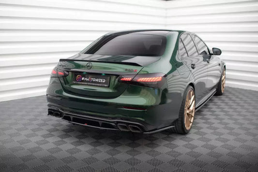 Maxton Design mittlerer Heckdiffusor DTM Look für Mercedes-AMG E63 W213 Facelift Hochglanz schwarz – Ansicht 1
