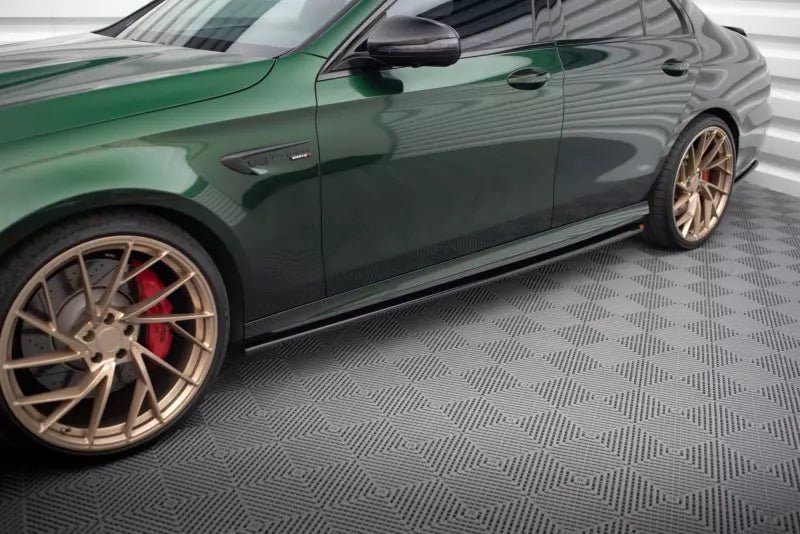 Maxton Design Seitenschweller (Paar) für Mercedes-AMG E63 W213 Facelift Hochglanz schwarz – Ansicht 1