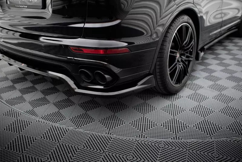 Maxton Design mittlerer Heckdiffusor DTM Look für Porsche Cayenne Mk2 Facelift Hochglanz schwarz – Ansicht 4