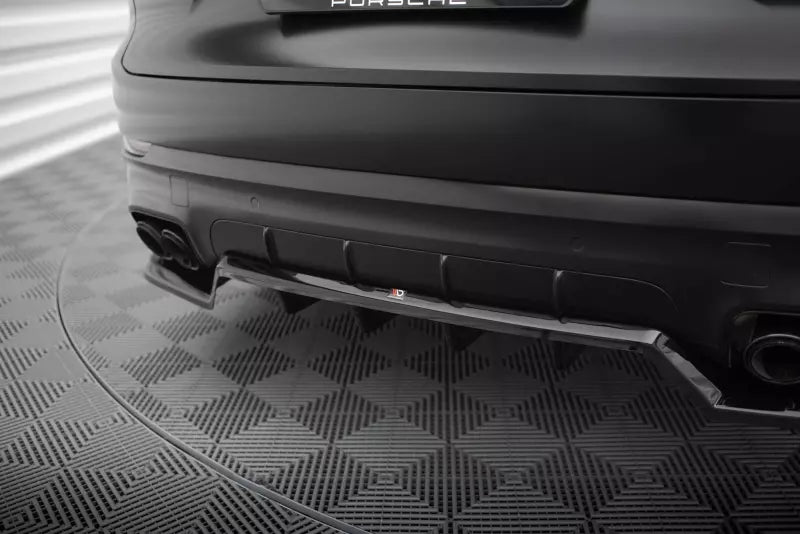 Maxton Design mittlerer Heckdiffusor DTM Look für Porsche Cayenne Sport Design Mk3 Hochglanz schwarz – Ansicht 3