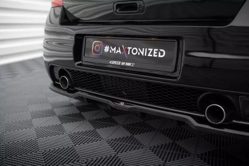 Maxton Design mittlerer Heckdiffusor DTM Look für Suzuki Swift Sport Mk4 Hochglanz schwarz – Ansicht 3