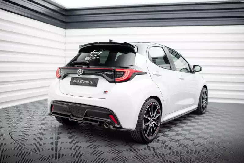 Maxton Design mittlerer Heckdiffusor DTM Look für Toyota Yaris GR Sport Mk4 Hochglanz schwarz – Ansicht 1