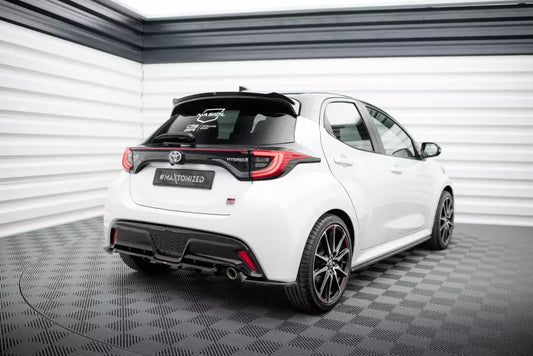 Maxton Design mittlerer Heckdiffusor DTM Look für Toyota Yaris GR Sport Mk4 Hochglanz schwarz – Ansicht 1