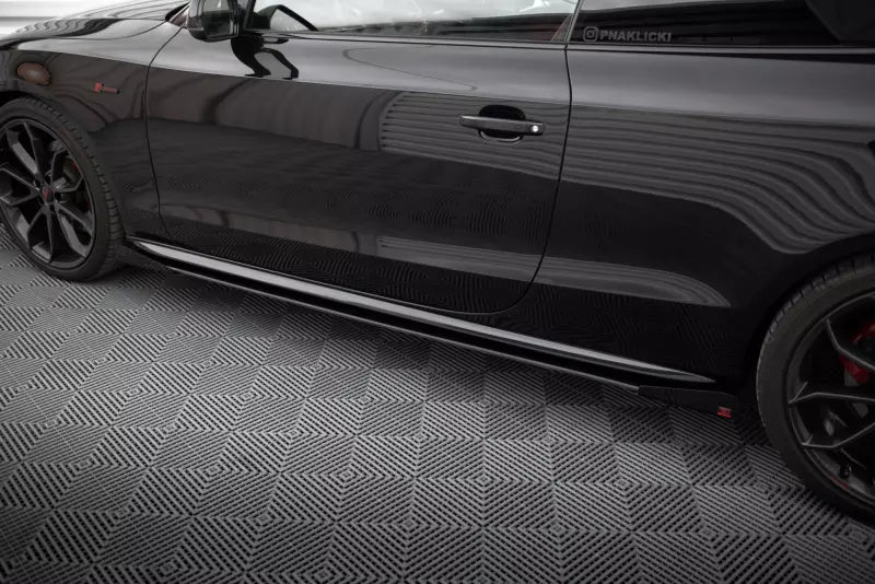 Maxton Design Street Pro Seitenschweller (Paar) für Audi A5 / A5 S-Line / S5 Coupe / Cabrio B8 8T / B8 8T Facelift Schwarz mit Hochglanz Flaps – Ansicht 2