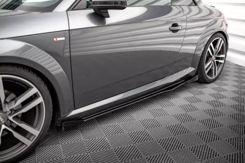 Maxton Design Street Pro Seitenschweller (Paar) für Audi TT S / S-Line 8S Schwarz mit Hochglanz Flaps – Ansicht 1