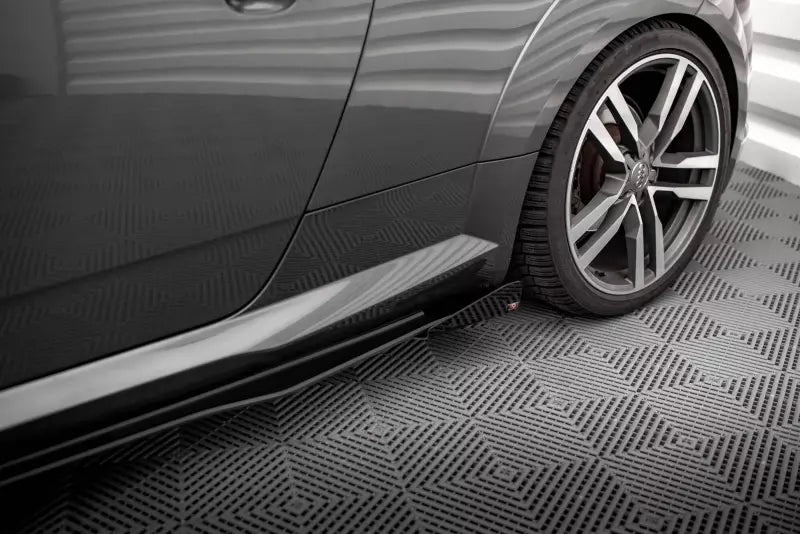 Maxton Design Street Pro Seitenschweller (Paar) für Audi TT S / S-Line 8S Schwarz mit Hochglanz Flaps – Ansicht 2