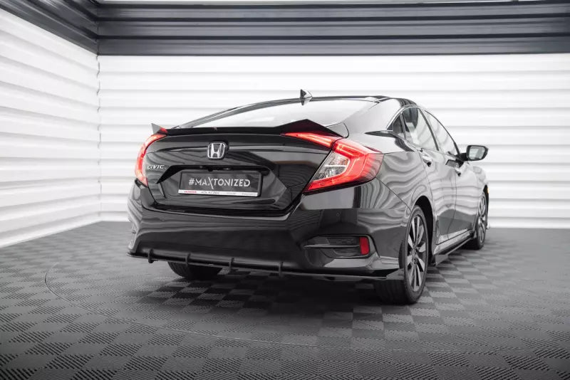 Maxton Design Street Pro Heckdiffusor für Honda Civic Mk10 Schwarz matt mit Hochglanz Flaps – Ansicht 1
