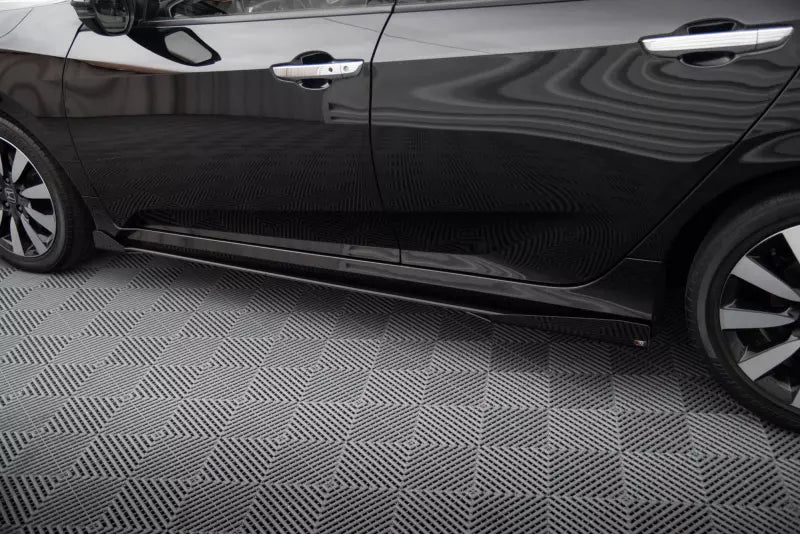 Maxton Design Street Pro Seitenschweller (Paar) für Honda Civic Mk10 Schwarz mit Hochglanz Flaps – Ansicht 4