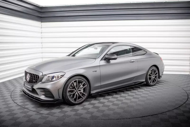 Maxton Design Street Pro Seitenschweller (Paar) für Mercedes-AMG C43 Coupe C205 Facelift Schwarz mit Hochglanz Flaps – Ansicht 1