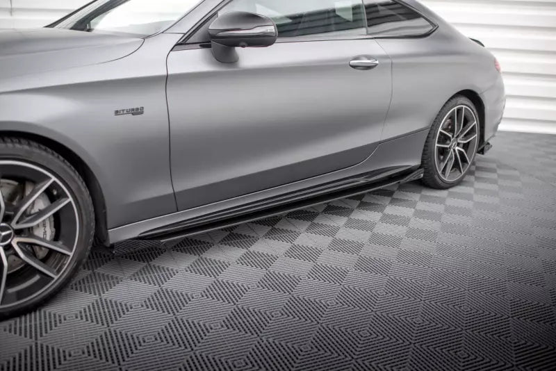 Maxton Design Street Pro Seitenschweller (Paar) für Mercedes-AMG C43 Coupe C205 Facelift Schwarz mit Hochglanz Flaps – Ansicht 2