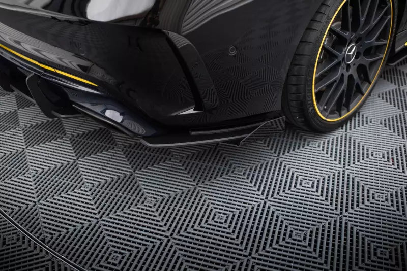 Maxton Design Street Pro Diffusor Flaps für Mercedes-AMG CLA 45 C117 Facelift matt Schwarz mit Hochglanz Flaps – Ansicht 1