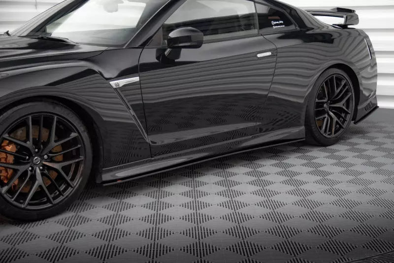 Maxton Design Street Pro Seitenschweller (Paar) für Nissan GTR R35 Facelift Schwarz matt – Ansicht 1