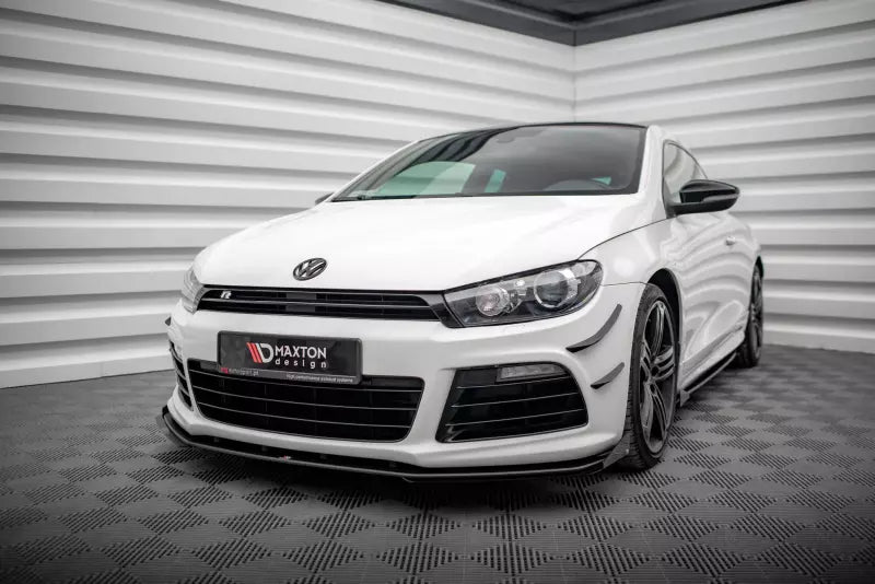 Maxton Design Street Pro Frontlippe V.2 für VW Scirocco R Mk3 Schwarz mit Hochglanz Flaps – Ansicht 1