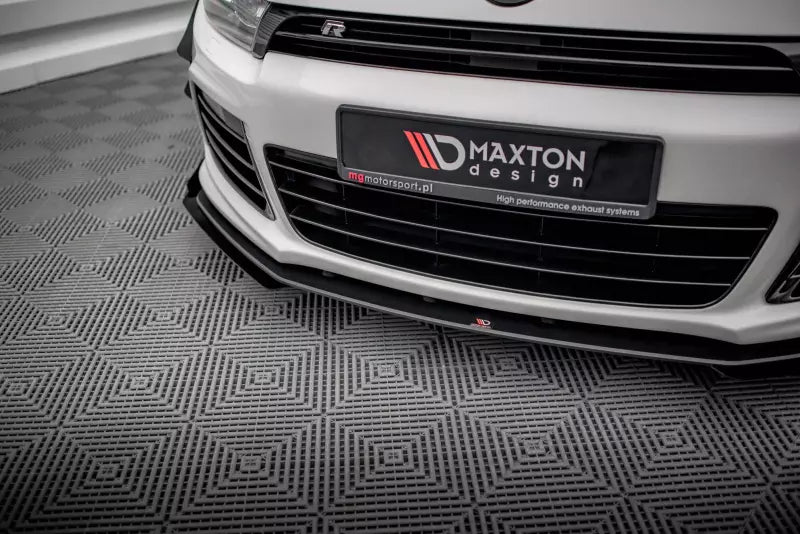 Maxton Design Street Pro Frontlippe V.2 für VW Scirocco R Mk3 Schwarz mit Hochglanz Flaps – Ansicht 3