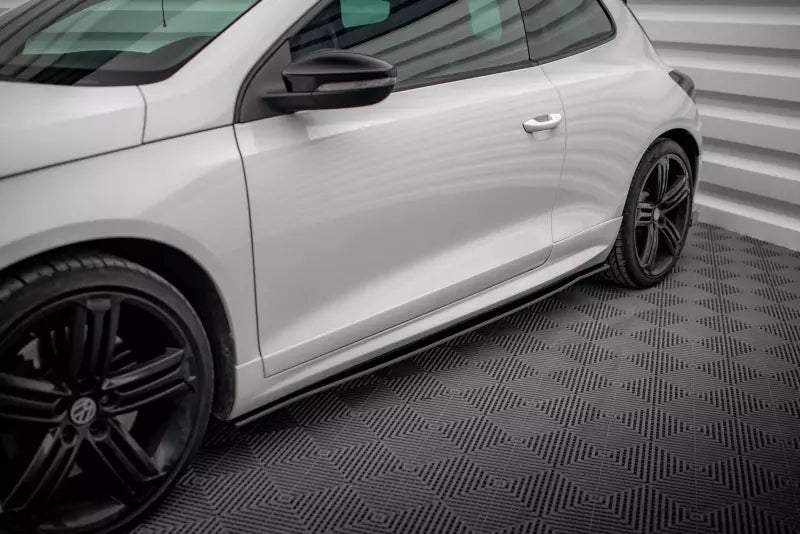 Maxton Design Street Pro Seitenschweller (Paar) V.2 für VW Scirocco R Mk3 Schwarz matt – Ansicht 1