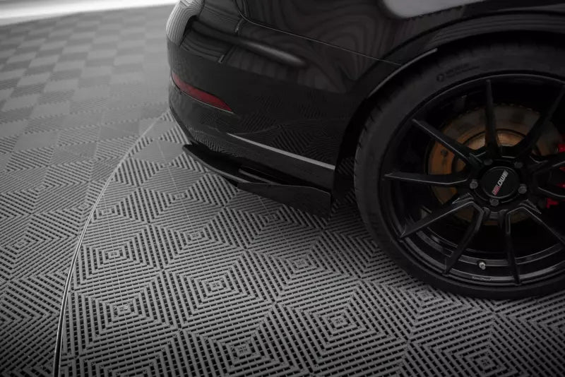 Maxton Design Street Pro Diffusor Flaps für Audi RS3 Limousine 8V Facelift Schwarz mit Hochglanz Flaps – Ansicht 3