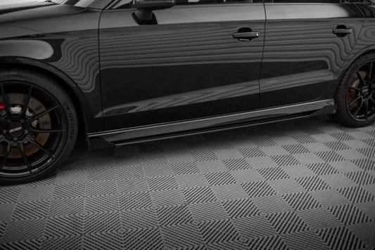 Maxton Design Street Pro Seitenschweller (Paar) für Audi RS3 Limousine 8V Facelift Schwarz mit Hochglanz Flaps – Ansicht 1