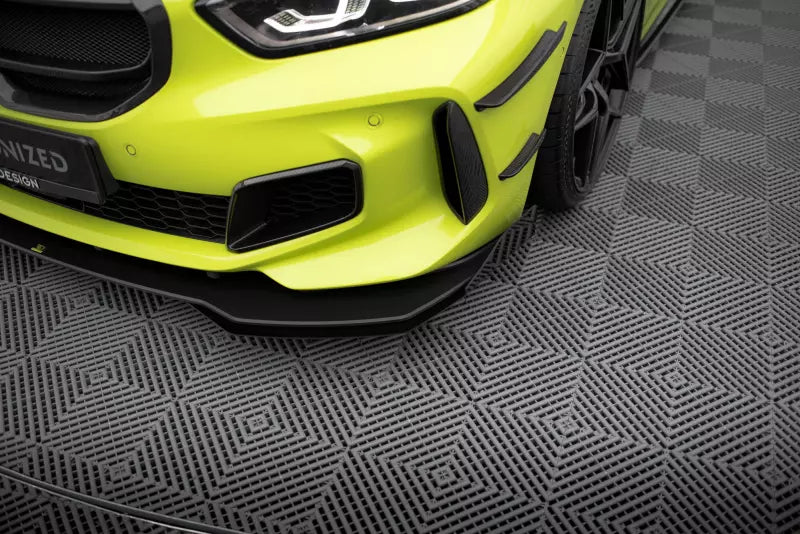 Maxton Design Street Pro Frontlippe für BMW 1er F40 M-Paket / M135i Schwarz mit Hochglanz Flaps – Ansicht 3