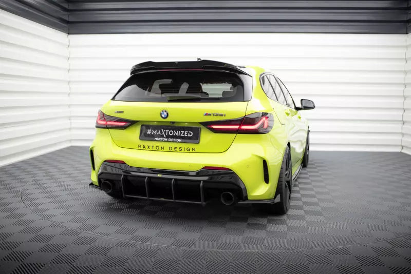 Maxton Design Street Pro Diffusor Flaps für BMW 1er F40 M-Paket / M135i Schwarz mit Hochglanz Flaps – Ansicht 2