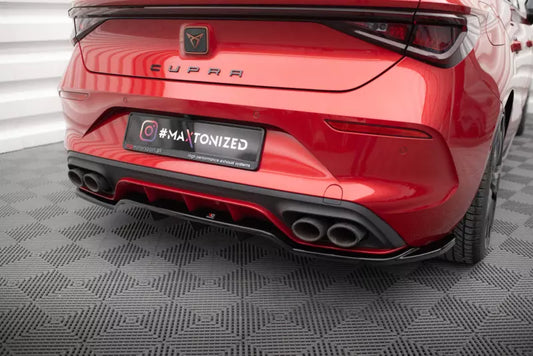 Maxton Design mittlerer Heckdiffusor DTM Look für Cupra Leon Hatchback Mk1 Hochglanz schwarz – Ansicht 1