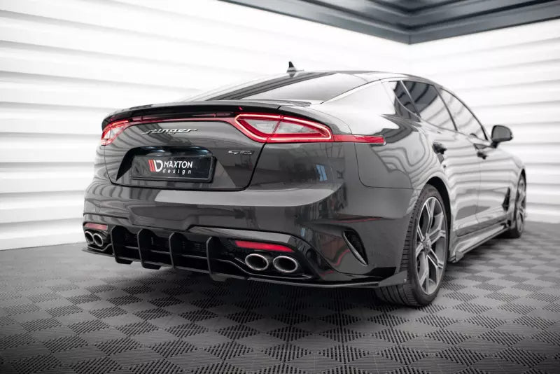 Maxton Design Hintere Seiten Flaps Kia Stinger GT-Line Mk1 Hochglanz schwarz – Ansicht 4