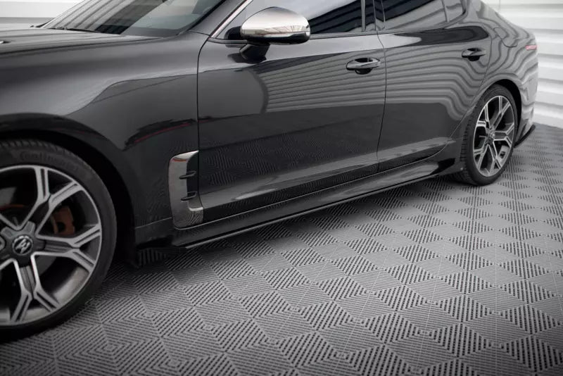 Maxton Design Seiten Flaps Kia Stinger GT / GT-Line Mk1 Hochglanz schwarz – Ansicht 2