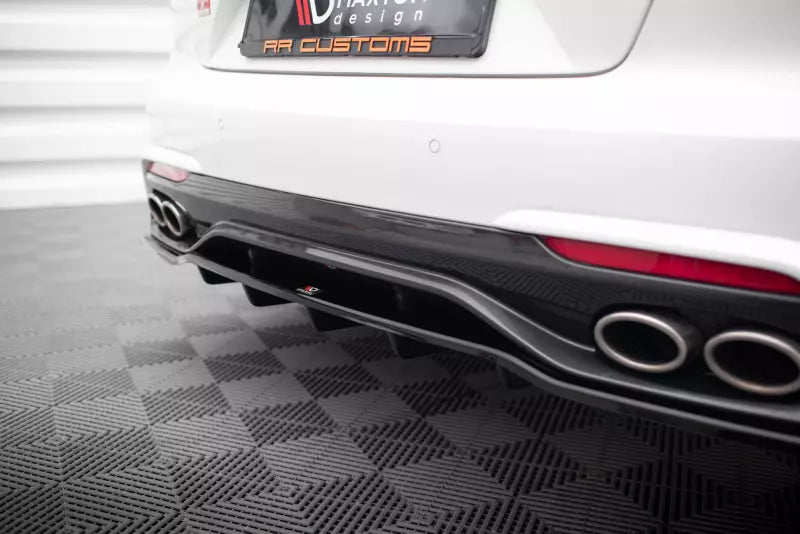 Maxton Design mittlerer Heckdiffusor DTM Look für Kia Stinger GT-Line Mk1 Hochglanz schwarz – Ansicht 4