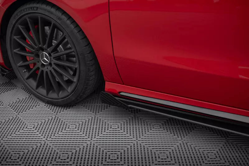 Maxton Design Street Pro Seitenschweller (Paar) für Mercedes-Benz A 45 AMG W176 Facelift Schwarz mit Hochglanz Flaps – Ansicht 4