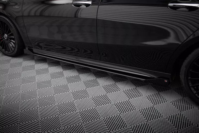 Maxton Design Seiten Flaps Mercedes-AMG A35 W177 Facelift Hochglanz schwarz – Ansicht 3