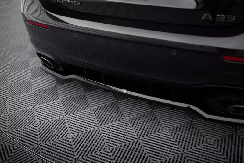 Maxton Design mittlerer Heckdiffusor DTM Look für Mercedes-AMG A35 Hatchback W177 Hochglanz schwarz – Ansicht 2