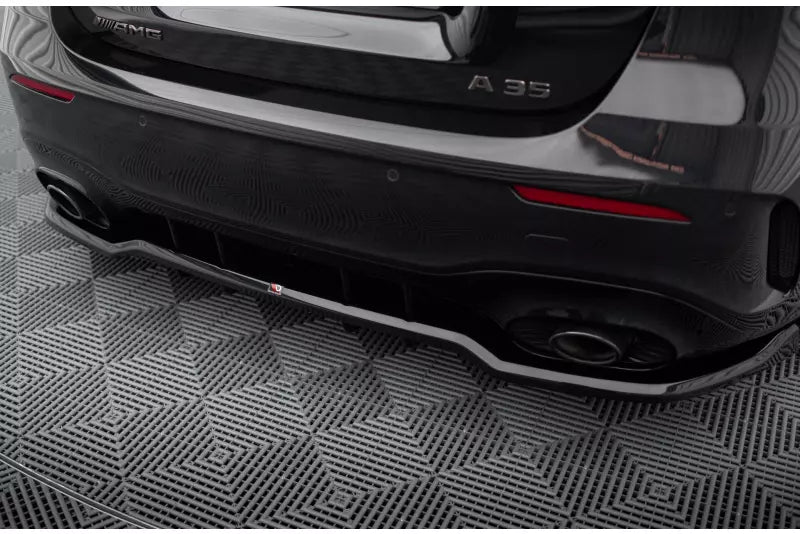 Maxton Design mittlerer Heckdiffusor DTM Look für Mercedes-AMG A35 Hatchback W177 Hochglanz schwarz – Ansicht 3