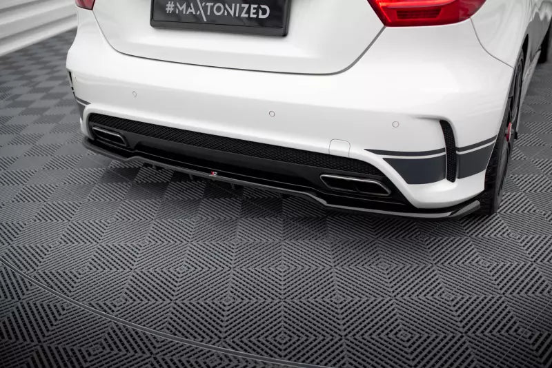 Maxton Design mittlerer Heckdiffusor DTM Look für Mercedes-Benz A45 AMG W176 Hochglanz schwarz – Ansicht 1