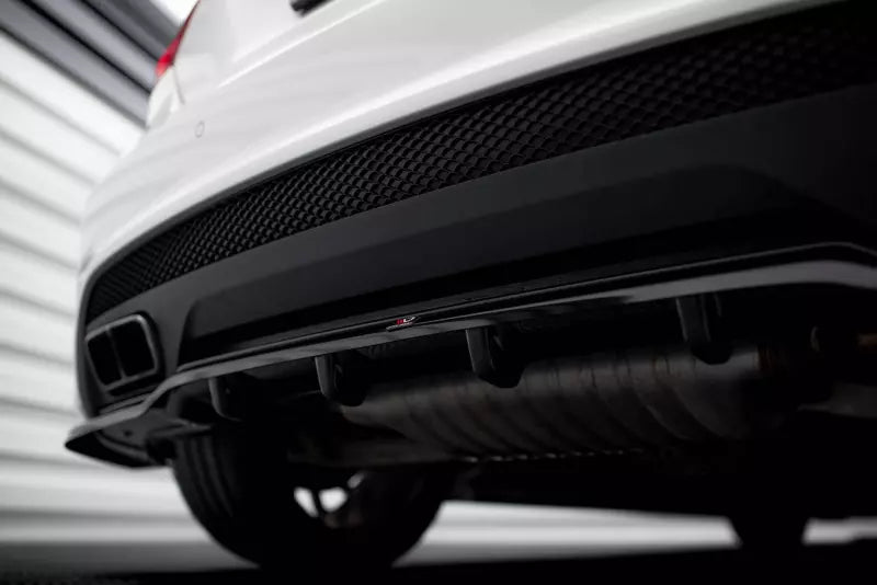 Maxton Design mittlerer Heckdiffusor DTM Look für Mercedes-Benz A45 AMG W176 Hochglanz schwarz – Ansicht 4